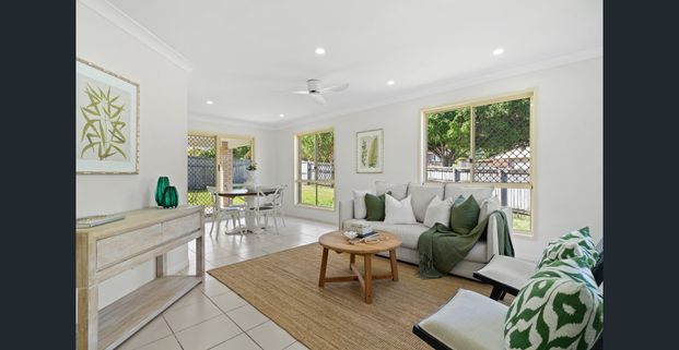 Perfect Family Home - 2 mins from School - Available Now - Photo 1