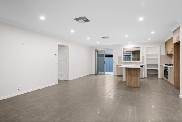 Low-Maintenance Lifestyle Home in Popular Thurgoona Pocket - Photo 1