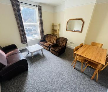 5 bedroom flat to rent - Photo 1