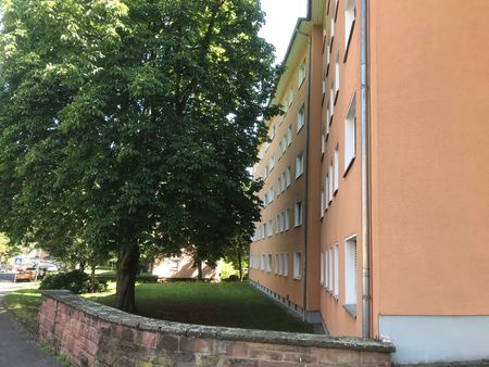 Gut geschnittene Wohnung mit Balkon - Photo 4