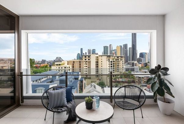 Luxury Resort-Style Apartment Living in the Heart of Fortitude Valley - Photo 1