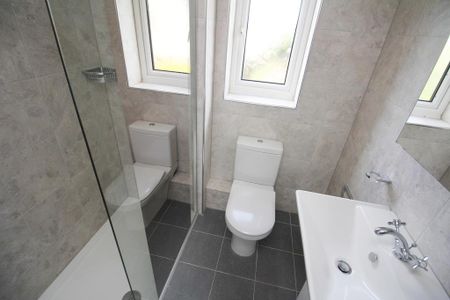 2 bedroom semi-detached house to rent - Photo 3