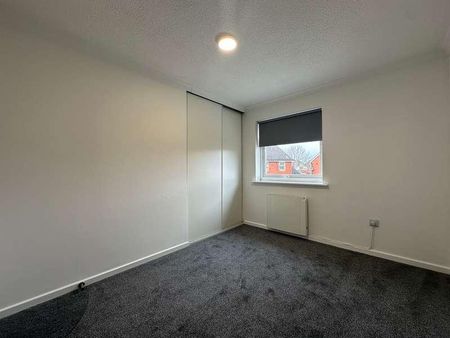 Celandine, Tamworth, B77 - Photo 3