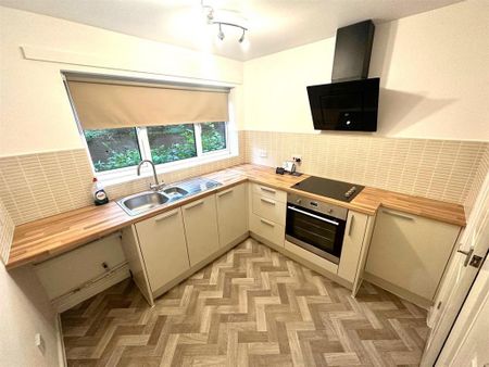 1 bedroom flat to rent - Photo 5