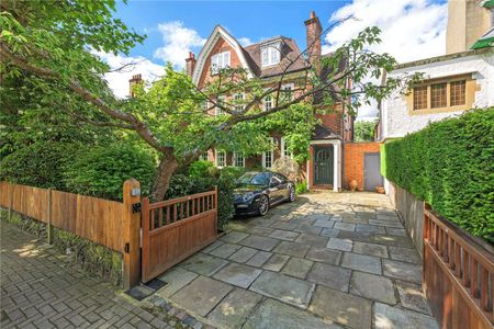 Spectacular detached family home in the heart of Wandsworth - Photo 4