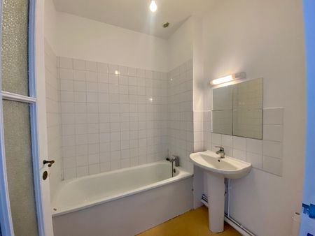 Location Appartement 4 pièces 76m² BORDEAUX 33000 - Photo 4