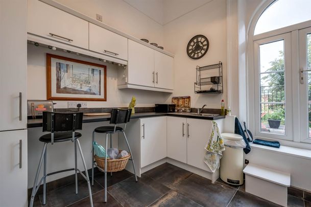 Flat F Notting Hill Manor, 118 Malone Road, BT9 5HR - Photo 1