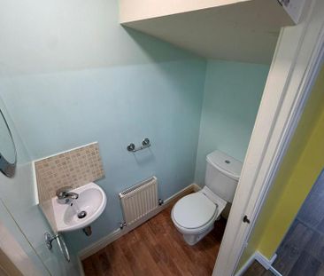 2 bedroom semi-detached house to rent - Photo 4