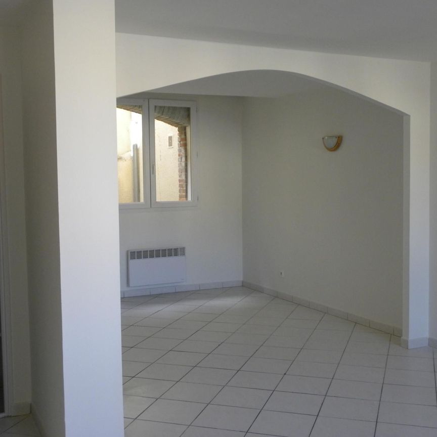Location Appartement 1 pièce 37m² GAILLAC 81600 - Photo 1