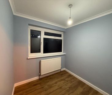 4 bedroom semi-detached house to rent - Photo 4