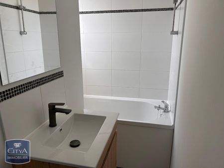 Location Appartement 3 pièces 66m² ARMENTIERES 59280 - Photo 3