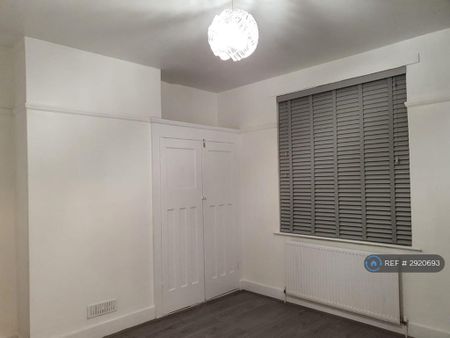 3 bedroom end of terrace house to rent - Photo 5