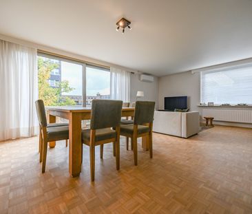 Ruim appartement met ondergrondse autostaanplaats - Photo 6