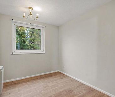 3 bedroom flat to rent - Photo 5