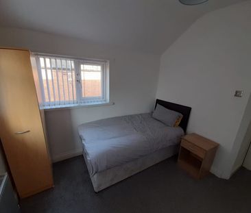 Room in a Shared House, Kings Road, B23 - Photo 2