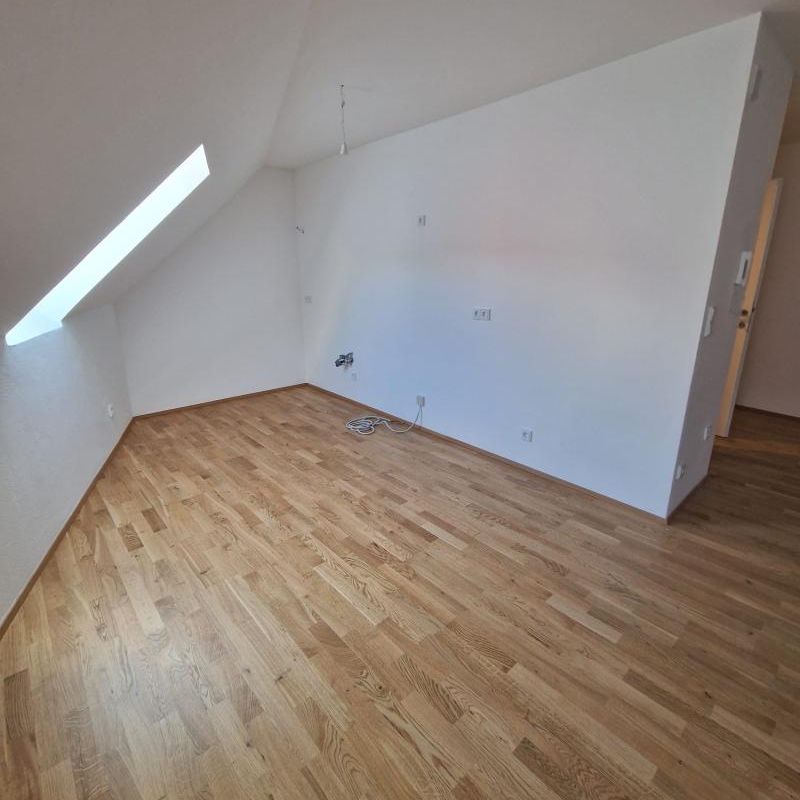 GENERALSANIERTE 1-Zimmerwohnung Top 7 inkl. überdachten Stellplatz - Photo 1