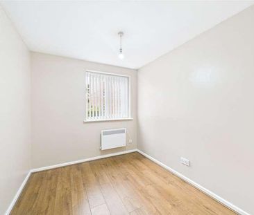 Heathfields, Lancaster Road, Salford, M6 - Photo 6