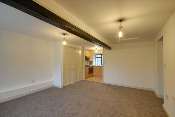 Flat 2 Ryder Court, 10 Market Place, Masham, HG4 4EB - Photo 1