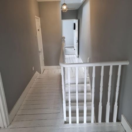 5 bedroom House To Let Total Size: 1228 SQ FT - Photo 5