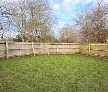 Cheyne Way, Farnborough, Hampshire, GU14 - Photo 6