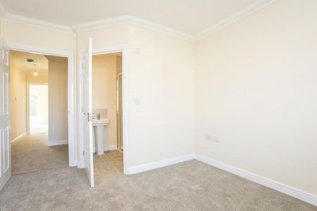 3 bedroom detached house to rent - Photo 2