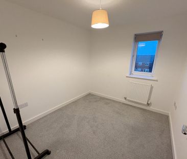 2 bedroom flat to rent - Photo 2