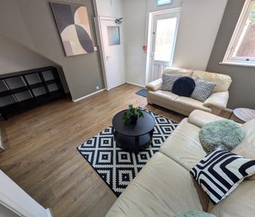 1 bedroom in a house share to rent - Photo 3