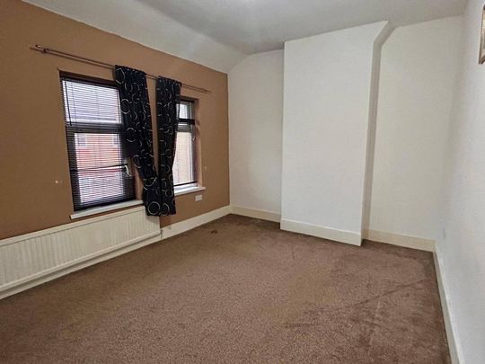 2 bedroom end of terrace house to rent - Photo 1