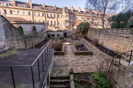 Royal Crescent, Bath, BA1 - Photo 5