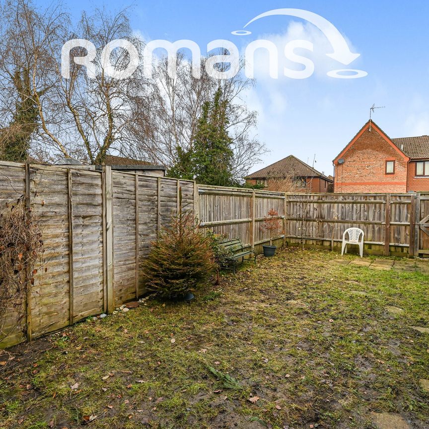 Lytchett Minster Close, RG12 - Photo 1