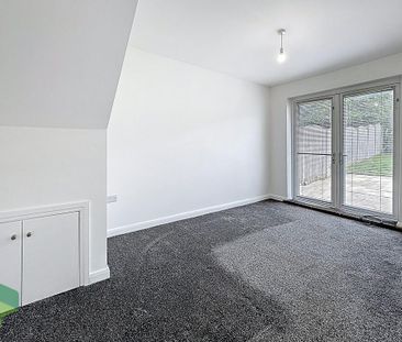 4 bedroom semi-detached bungalow to rent - Photo 5