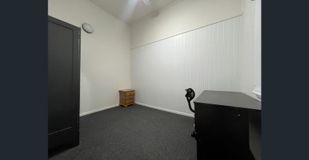 Room for Lease - Bills Included! - Photo 2