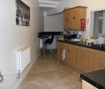 Room 4, 85 Wellington Park, Lisburn Road, BT96DN, Belfast - Photo 2