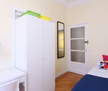 Calle de O'Donnell, Madrid, Community of Madrid 28009 - Photo 3