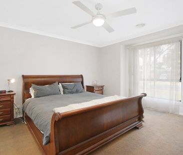 Modern Family Living in a Quiet, Convenient Thurgoona Location - Photo 5