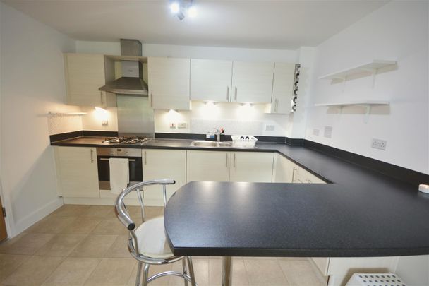 Dalmeny Way, Epsom, Surrey, KT18 7DD - Photo 1