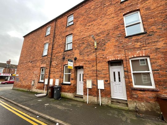 2 bedroom Mid Terraced House to let - Photo 1