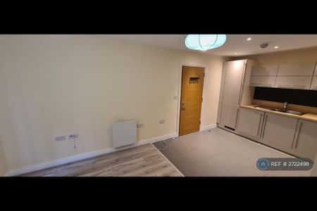 2 bedroom flat to rent - Photo 4