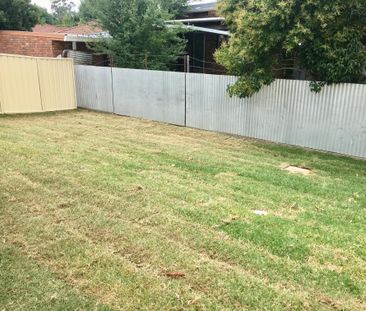 6B Royce Crescent, LAVINGTON NSW 2641 - Photo 1