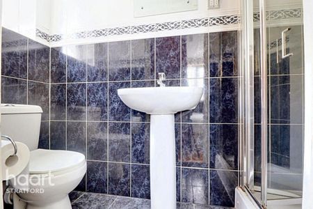 1 bedroom in a flat share to rent - Photo 5