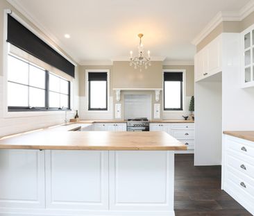 Partly Furnished Elegant Strathmore Residence with Style - Photo 4