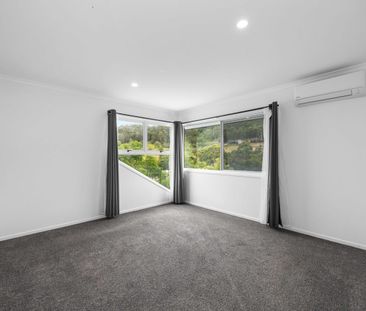 Dual Living Acreage Retreat with Pool, Views & Flexible Living – 6,... - Photo 3