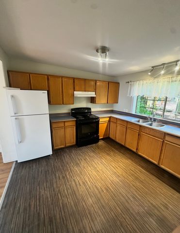 Ocean Views Home in Union Bay 2 Bed 1 Bath - Photo 2