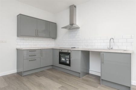 1 bed Apartment To Let - Photo 3