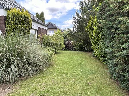 Erdgeschoss-Wohnung mit Garten! - Photo 2