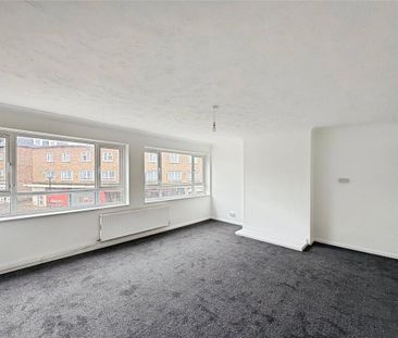 3 bedroom flat to rent - Photo 3