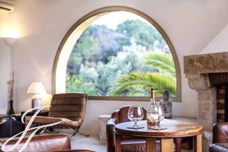 Maison à louer Mougins, Cote d'Azur, France9 000 EUR / Mois - Photo 2