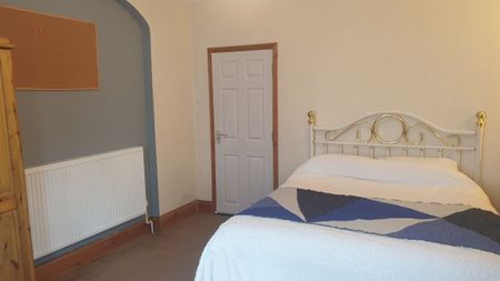 6 bedroom house - Photo 3