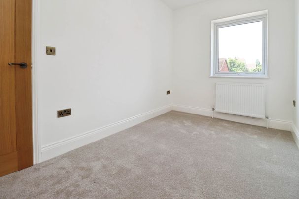 Oak Road, Bebington - Photo 1