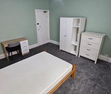 Flat 2, Linden Grove, Beeston, Leeds, LS11 6EY - Photo 3